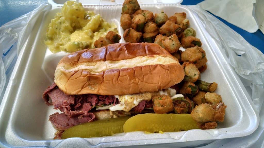 Moms Corned Beef House | restaurant | 2250 Airways Blvd, Memphis, TN 38114, USA | 9017443840 OR +1 901-744-3840