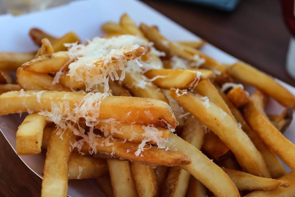 Deck at Dockside | restaurant | 22 Harris Island Rd, York, ME 03909, USA | 2073633602 OR +1 207-363-3602