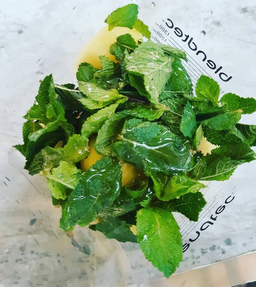 Pick N Juice | restaurant | 19001 Chemin Notre Dame, Mirabel, QC J7J 0T1, Canada | 4504198000 OR +1 450-419-8000