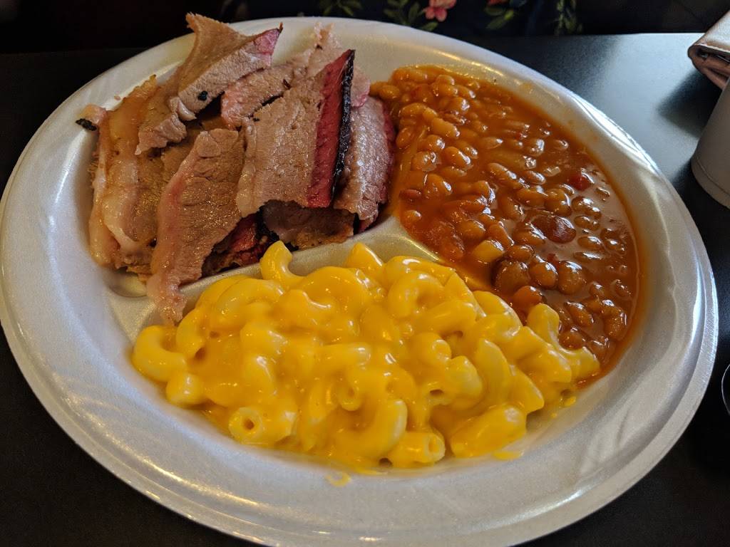 Donns Barbeque & Catering | restaurant | 5568, 2617 S IH 35 Frontage Rd, Austin, TX 78741, USA | 5123826720 OR +1 512-382-6720