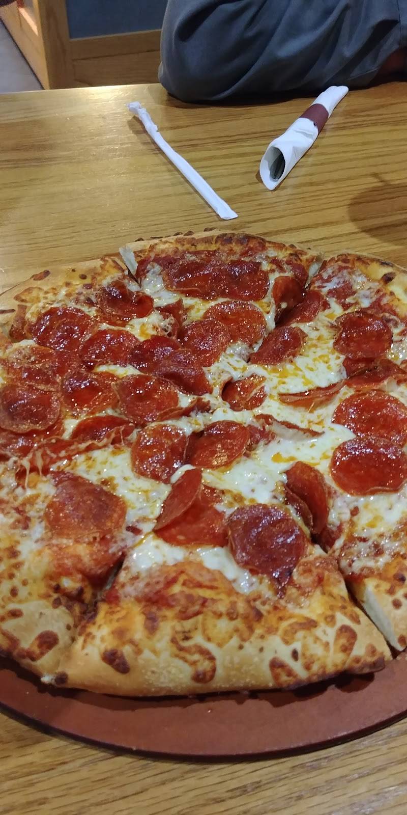 Pizza Hut | meal takeaway | 900 N Grand Ave, Mt Pleasant, IA 52641, USA | 3193858707 OR +1 319-385-8707