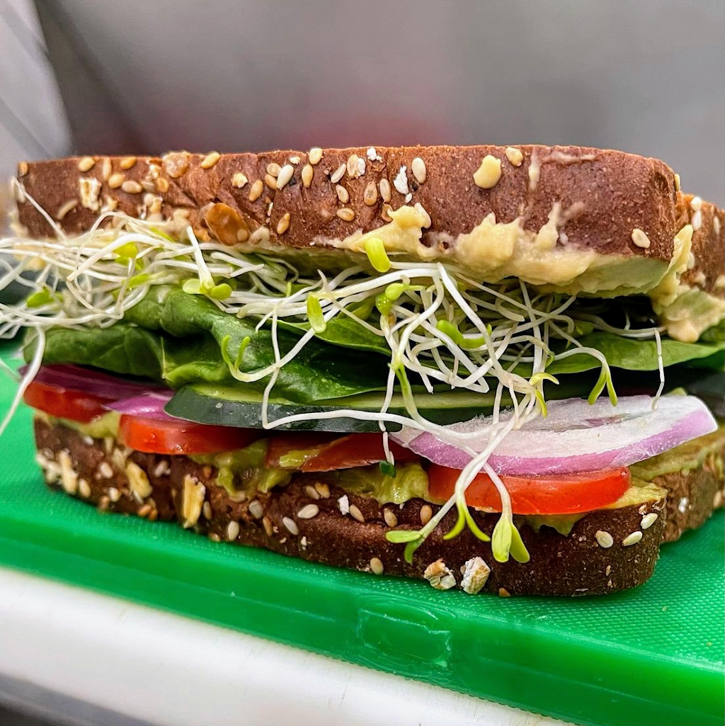 Healthy in dyckman Juice bar & cafe | cafe | 4734 Broadway, New York, NY 10040, USA | 6466829711 OR +1 646-682-9711