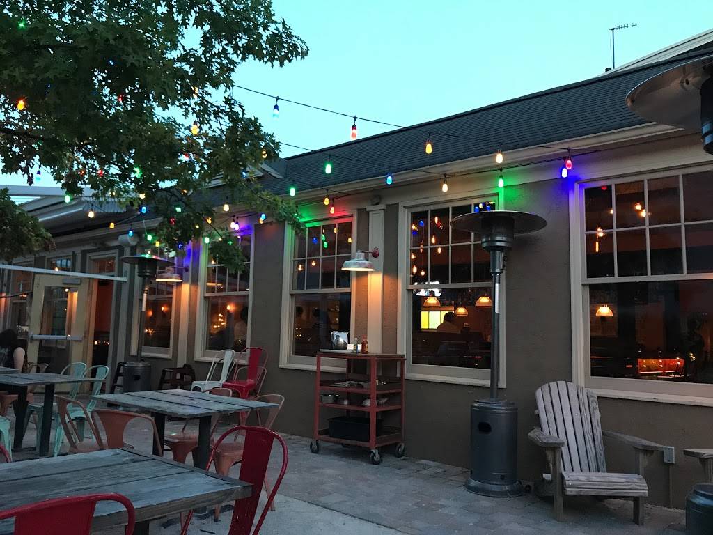 El Poquito | restaurant | 8201 Germantown Ave, Philadelphia, PA 19118, USA | 2677665372 OR +1 267-766-5372