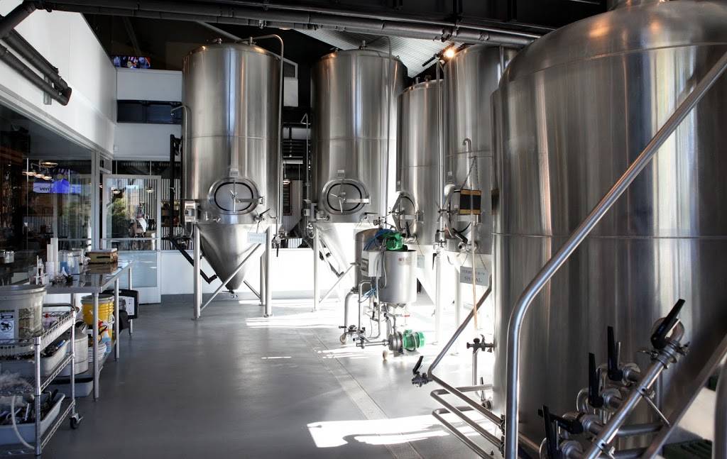 Big Bear Lake Brewing Company | restaurant | 40827 Stone Rd, Big Bear Lake, CA 92315, USA | 9098780283 OR +1 909-878-0283