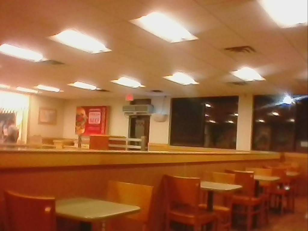 Wendys | restaurant | 302 W Ray Fine Blvd, Roland, OK 74954, USA | 9184270876 OR +1 918-427-0876