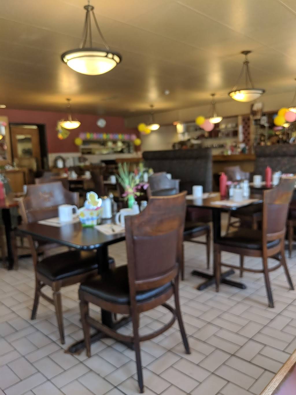 Tincap Restaurant & Plaza | restaurant | 3105 County Rd 29, Brockville, ON K6V 5T4, Canada | 6133454575 OR +1 613-345-4575