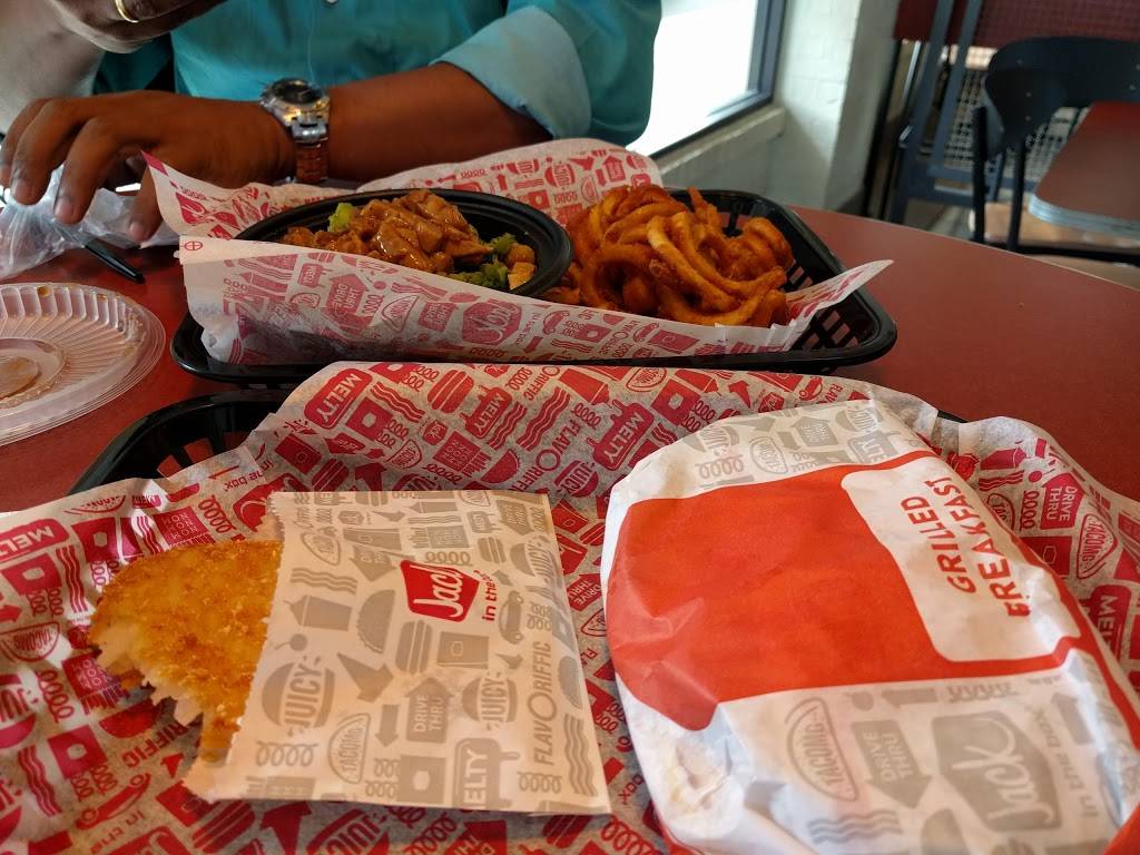 Jack in the Box | restaurant | 3811 Live Oak St, Dallas, TX 75204, USA | 2148262470 OR +1 214-826-2470