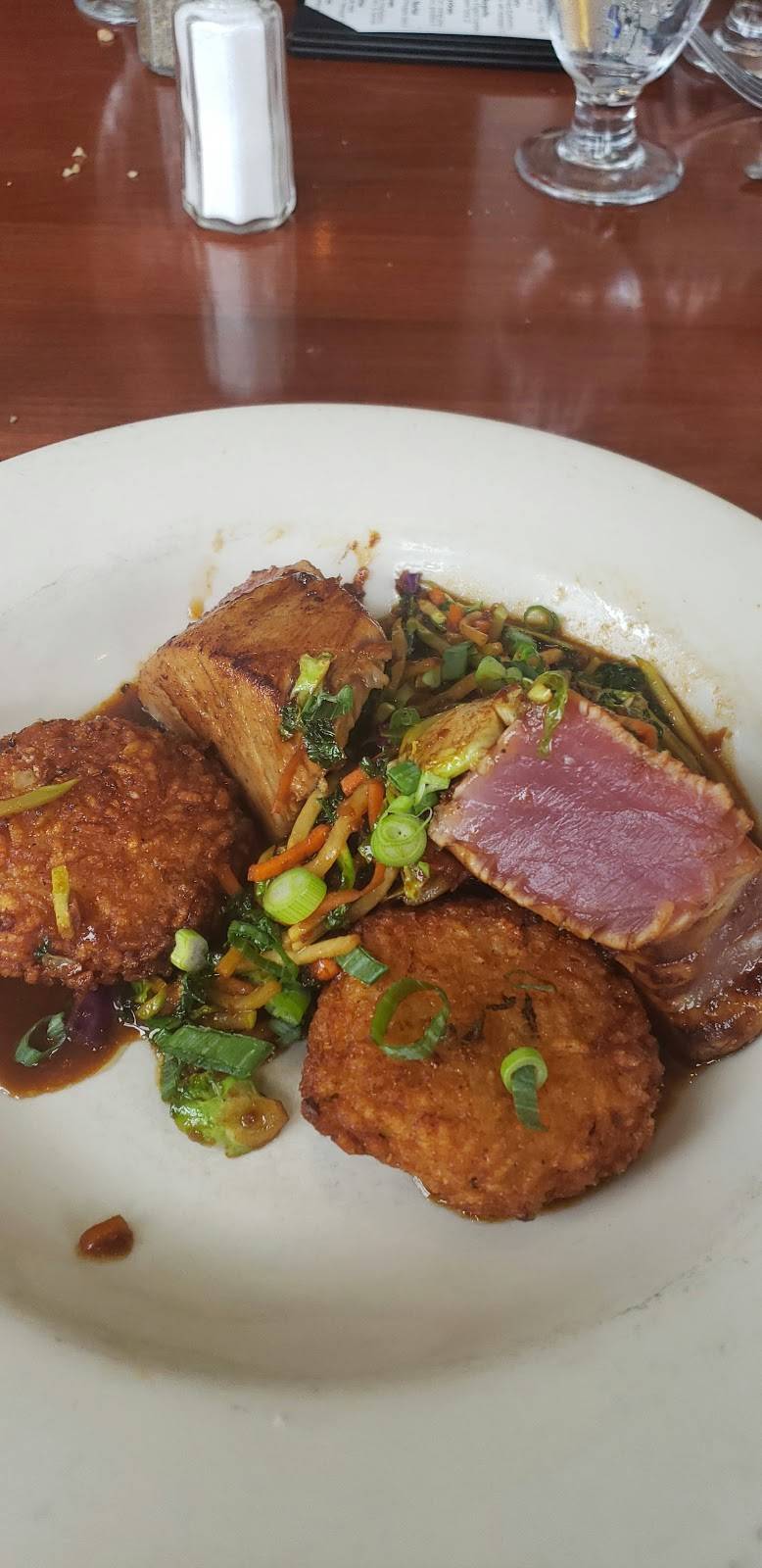 Eastside Grill | restaurant | 19 Strong Ave, Northampton, MA 01060, USA | 4135863347 OR +1 413-586-3347