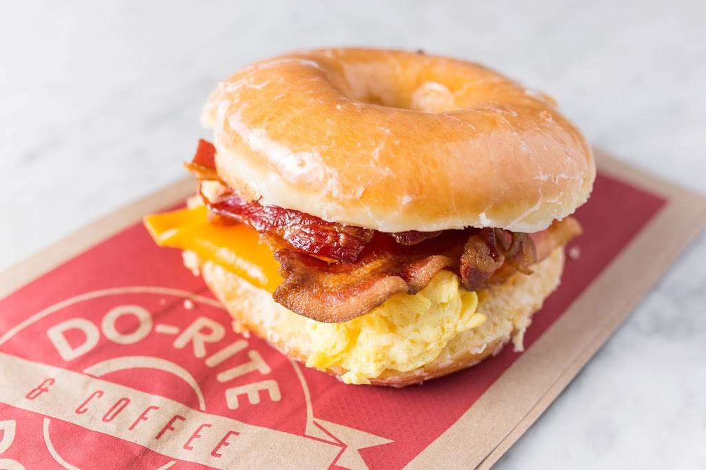 Do-Rite Donuts & Chicken | cafe | 181 N Morgan St, Chicago, IL 60607, USA | 3126248878 OR +1 312-624-8878