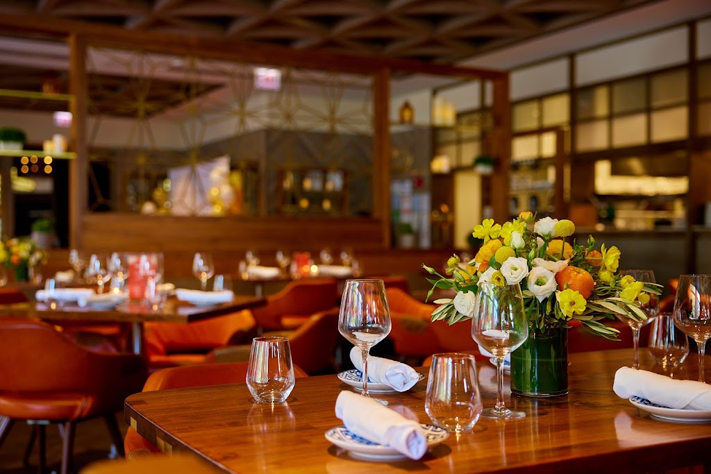 Super Franc | restaurant | 127 W Huron St, Chicago, IL 60654, USA | 3127540700 OR +1 312-754-0700