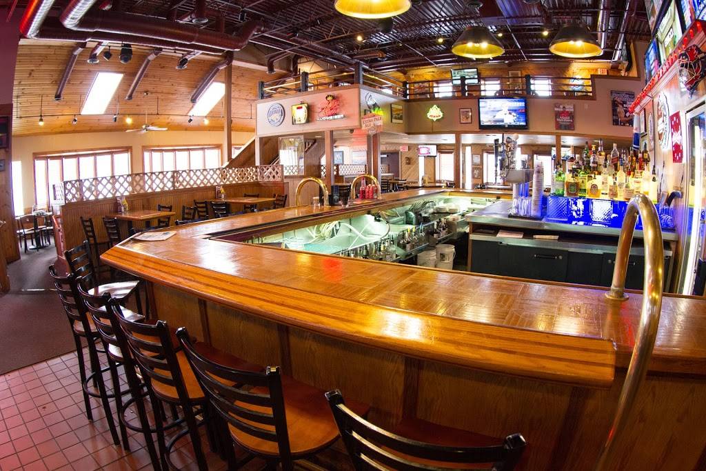 Peppers Grill & Sports Pub | restaurant | 620 E 18th St, Cedar Falls, IA 50613, USA | 3192669394 OR +1 319-266-9394