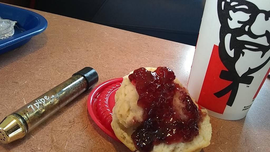 KFC | restaurant | 4711 W Commerce St, San Antonio, TX 78237, USA | 2102512501 OR +1 210-251-2501