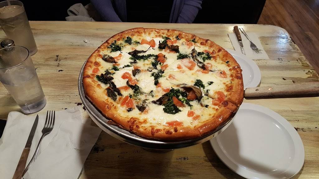 Babas Pizzeria | restaurant | 236 Carmichael Way #302, Chesapeake, VA 23322, USA | 7572047876 OR +1 757-204-7876