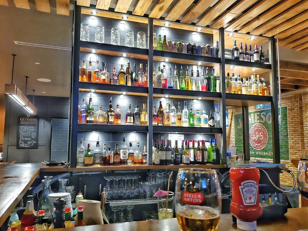 Fionn MacCools | restaurant | 2180 Islington Ave, Etobicoke, ON M9P 3P2, Canada | 6474171109 OR +1 647-417-1109