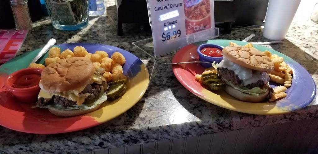 Family Billiards & Restaurant | restaurant | 166 Lantana Rd # 101, Crossville, TN 38555, USA | 9314844494 OR +1 931-484-4494