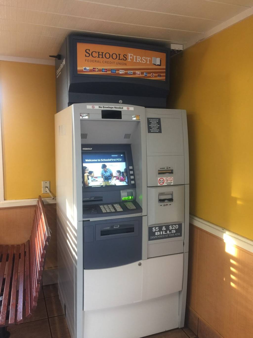 Wienerschnitzel | restaurant | 1888 N Tustin Ave, Orange, CA 92865, USA | 7146379835 OR +1 714-637-9835