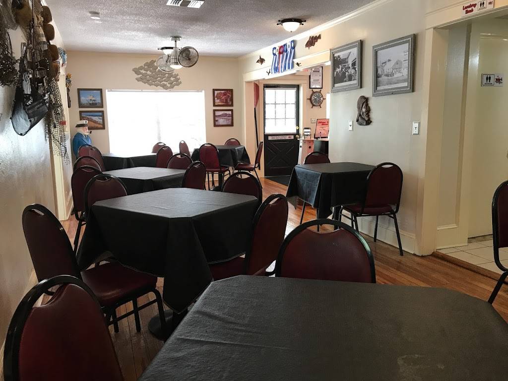 Tonys Clam Chowder Seafood Restaurant | restaurant | 622 N Donnelly St, Mt Dora, FL 32757, USA | 3527292834 OR +1 352-729-2834