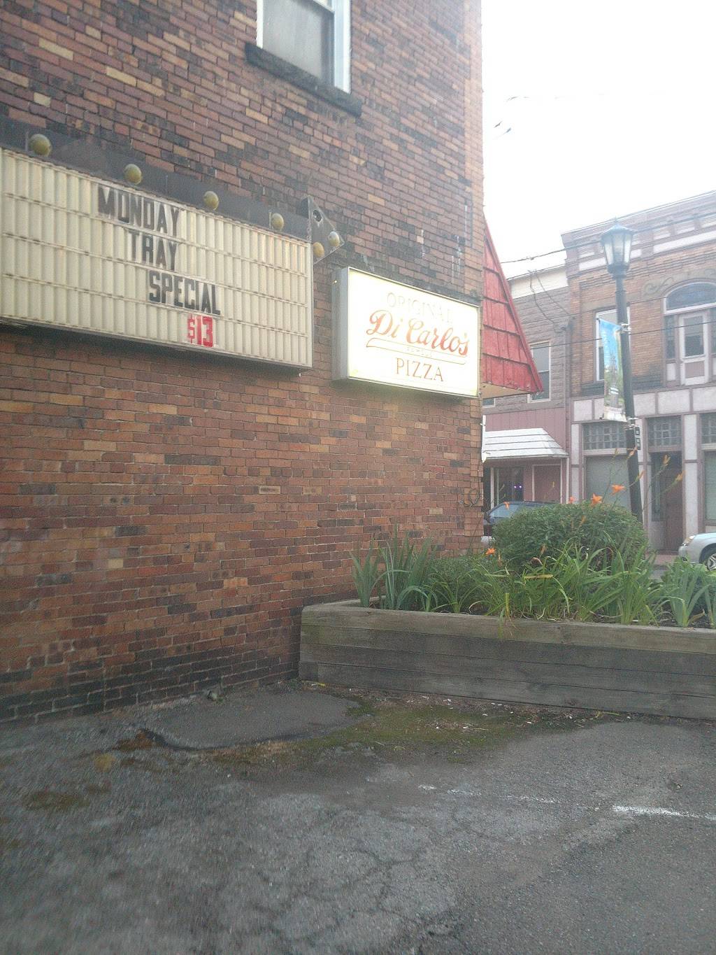 Dicarlos Original Pizza | restaurant | 224 N 4th St, Toronto, OH 43964, USA | 7405375555 OR +1 740-537-5555