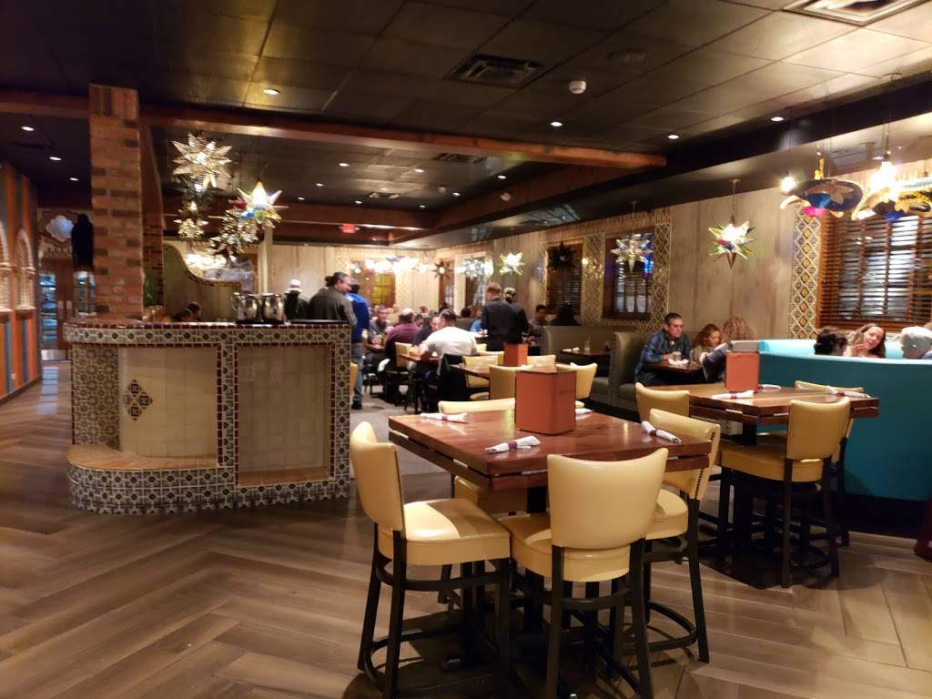 Puerto Vallarta | restaurant | 98 Newtown Rd, Danbury, CT 06810, USA | 2038269884 OR +1 203-826-9884