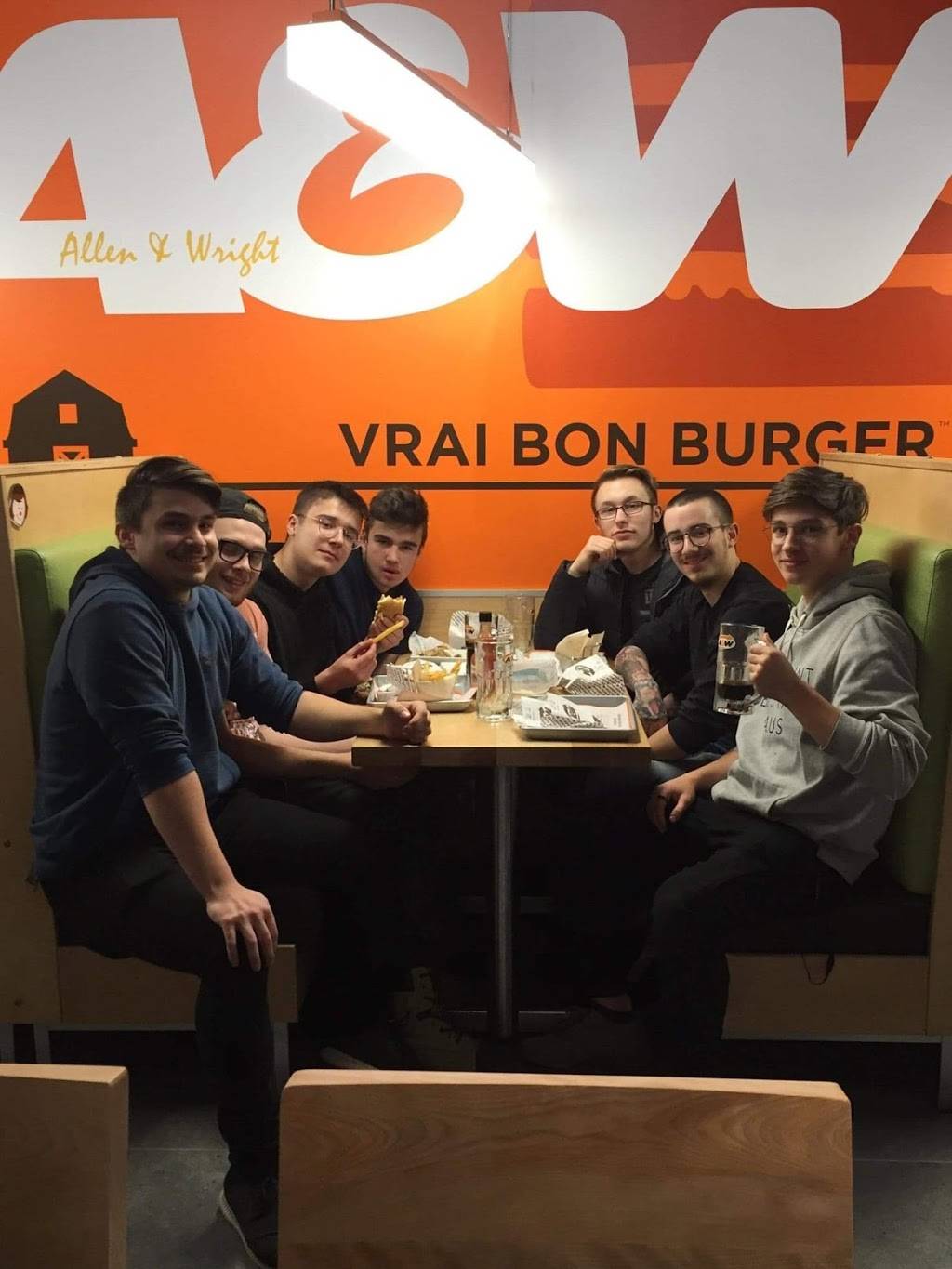 A&W Restaurants | restaurant | 576 Rue Dubois, Saint-Eustache, QC J7P 0A1, Canada | 4504722520 OR +1 450-472-2520