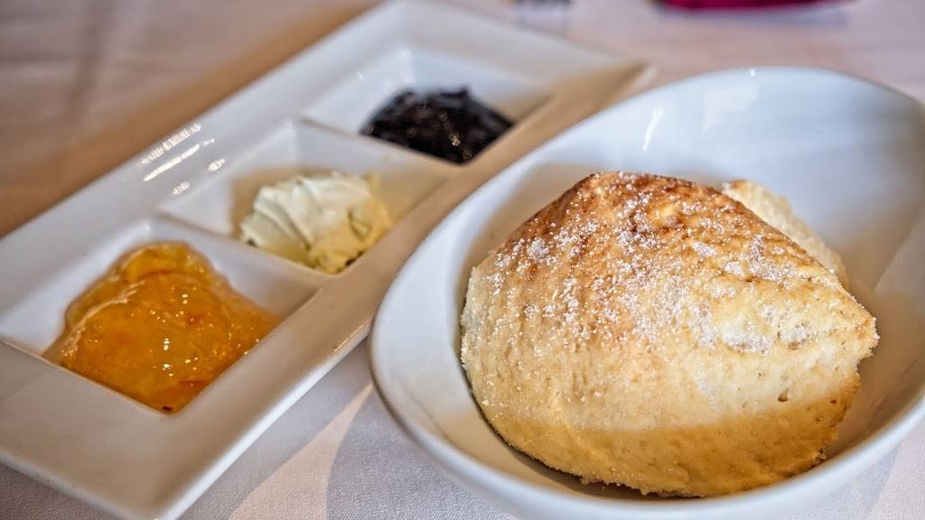 Idlewyld Inn Restaurant | restaurant | 36 Grand Ave, London, ON N6C 1K8, Canada | 5194325554 OR +1 519-432-5554