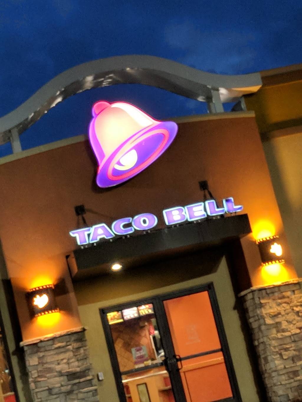 Taco Bell | meal takeaway | 2714 N Vermilion St, Danville, IL 61832, USA | 2174462397 OR +1 217-446-2397