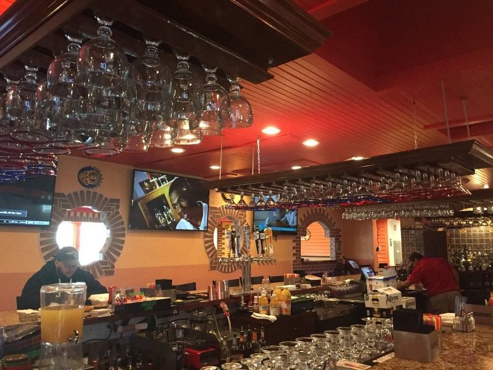 Casa Vallarta Mexican Restaurant | restaurant | 610 Oak St, Brockton, MA 02301, USA | 5088570401 OR +1 508-857-0401