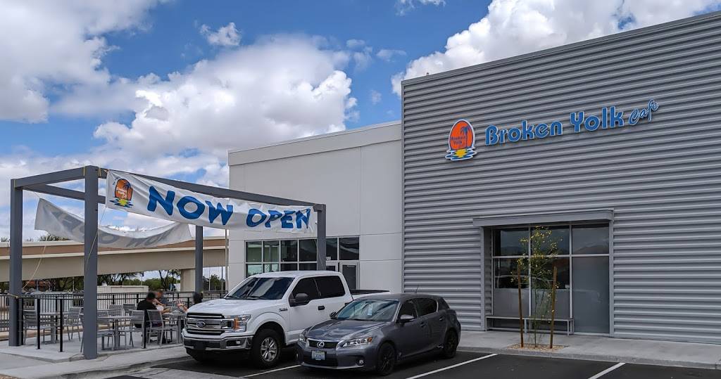 Broken Yolk Cafe | restaurant | 6805 S Las Vegas Blvd Suite 125, Las Vegas, NV 89119, USA | 7026179655 OR +1 702-617-9655