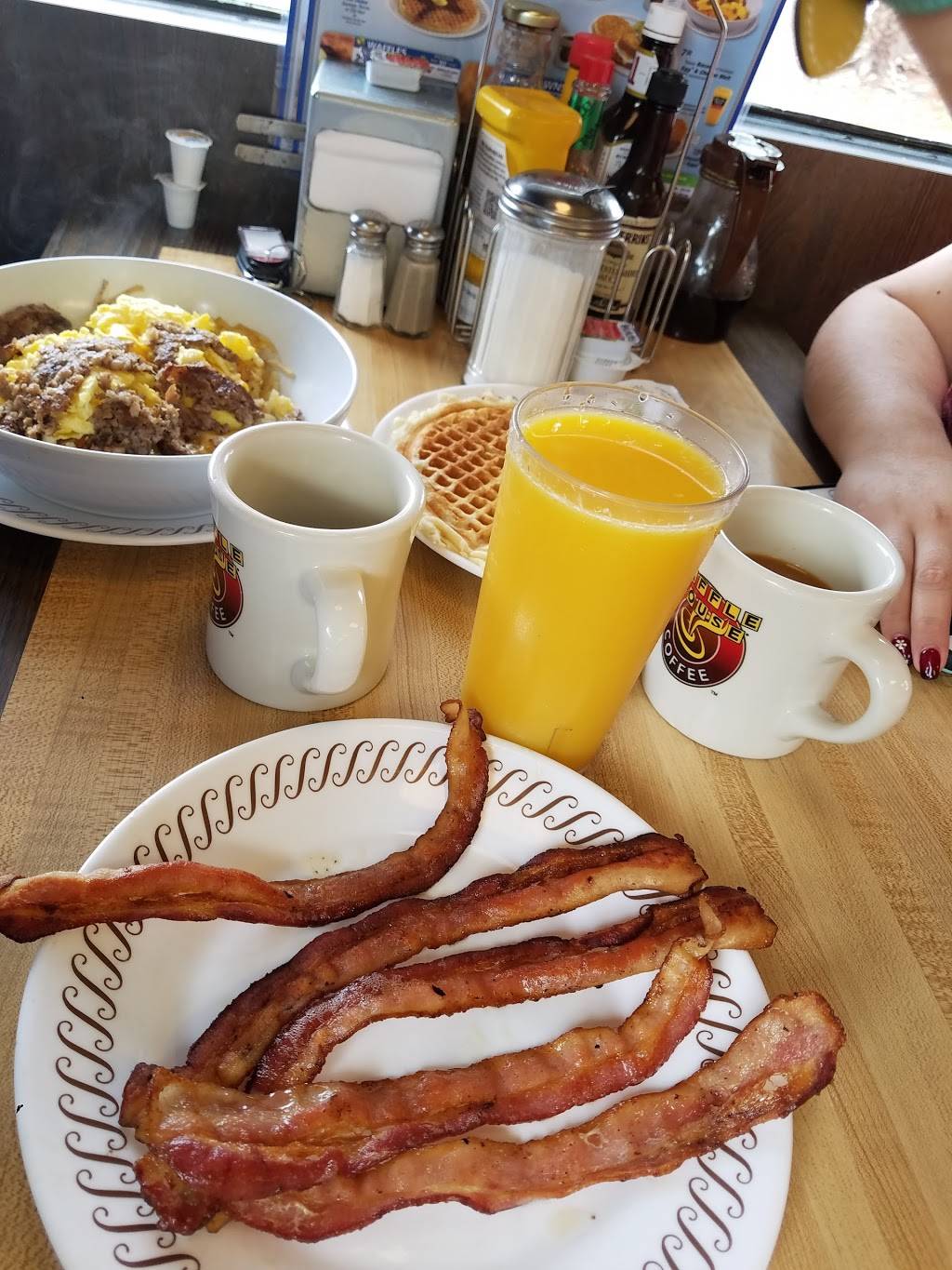 Waffle House | meal takeaway | 2587 W International Speedway Blvd, Daytona Beach, FL 32114, USA | 3862558219 OR +1 386-255-8219