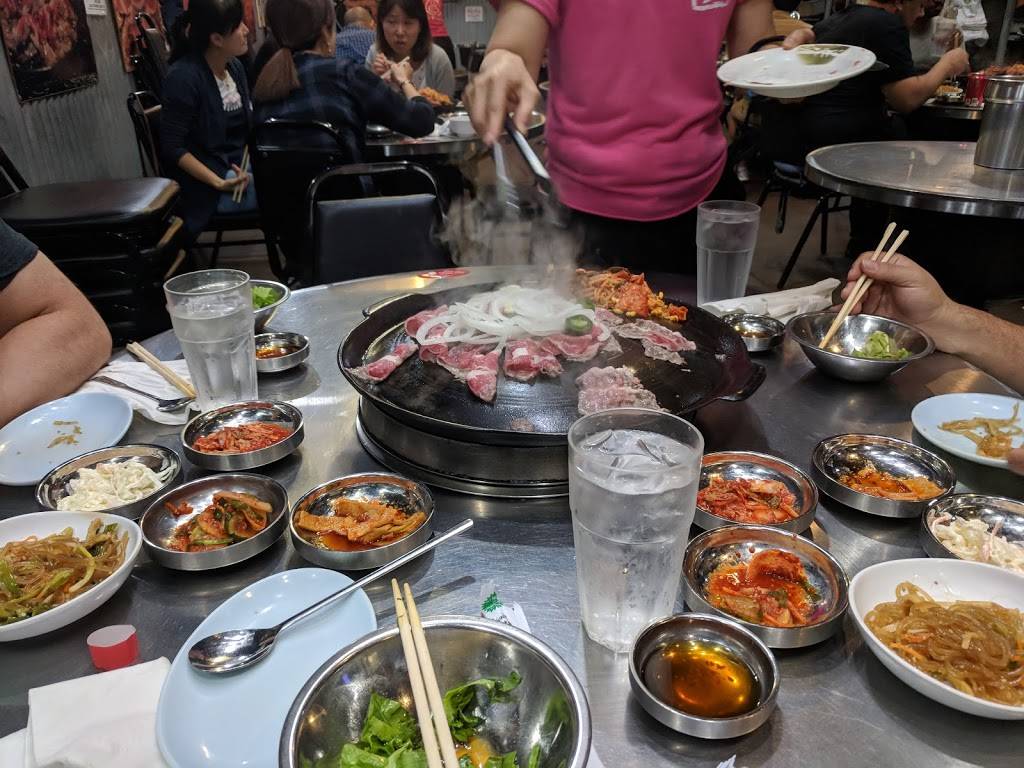 Honey Pig BBQ | restaurant | 13818-B Braddock Rd, Centreville, VA 20121, USA | 7038305959 OR +1 703-830-5959