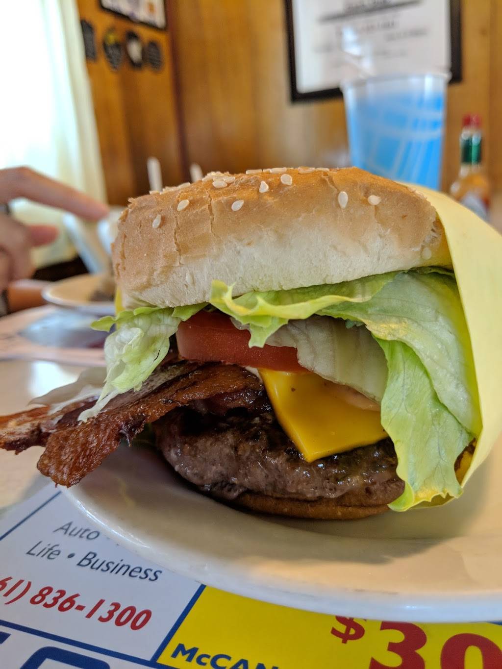 Happy Jacks Pie n Burger | restaurant | 1800 20th St, Bakersfield, CA 93301, USA | 6613231661 OR +1 661-323-1661