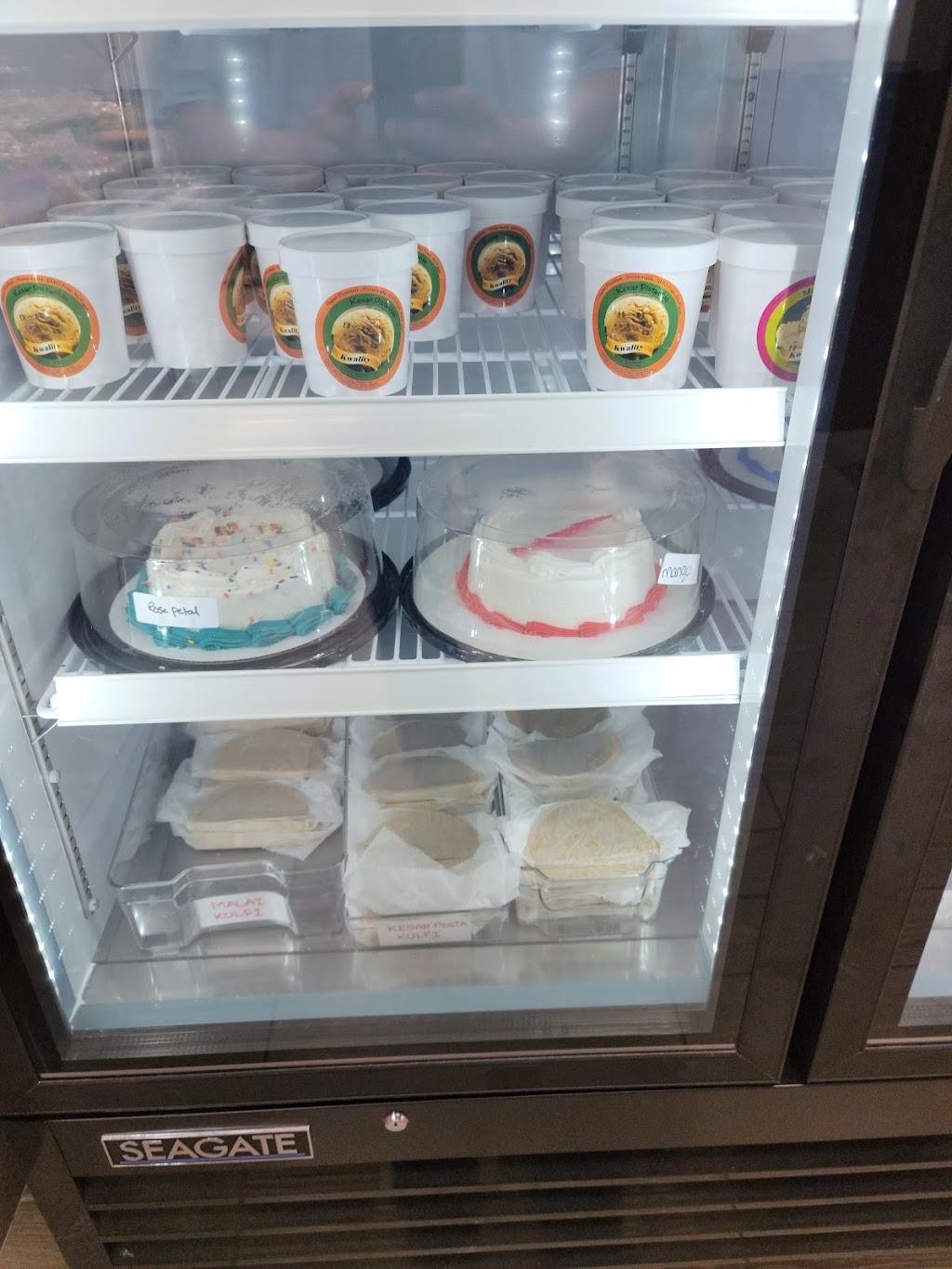 Aahar Cafe & Kwality Ice Cream - Farmington Hills | meal takeaway | 35562 Grand River Ave, Farmington Hills, MI 48335, USA | 2484794944 OR +1 248-479-4944