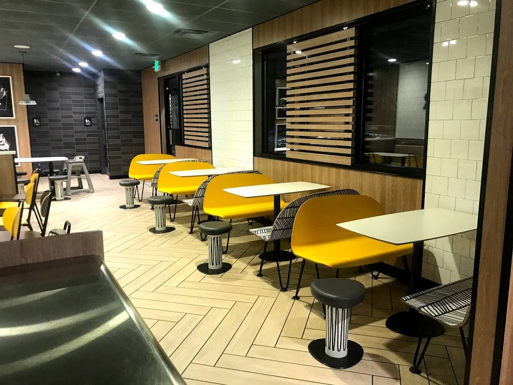 McDonalds | cafe | 691 N Main St, Clearfield, UT 84015, USA | 8017748925 OR +1 801-774-8925