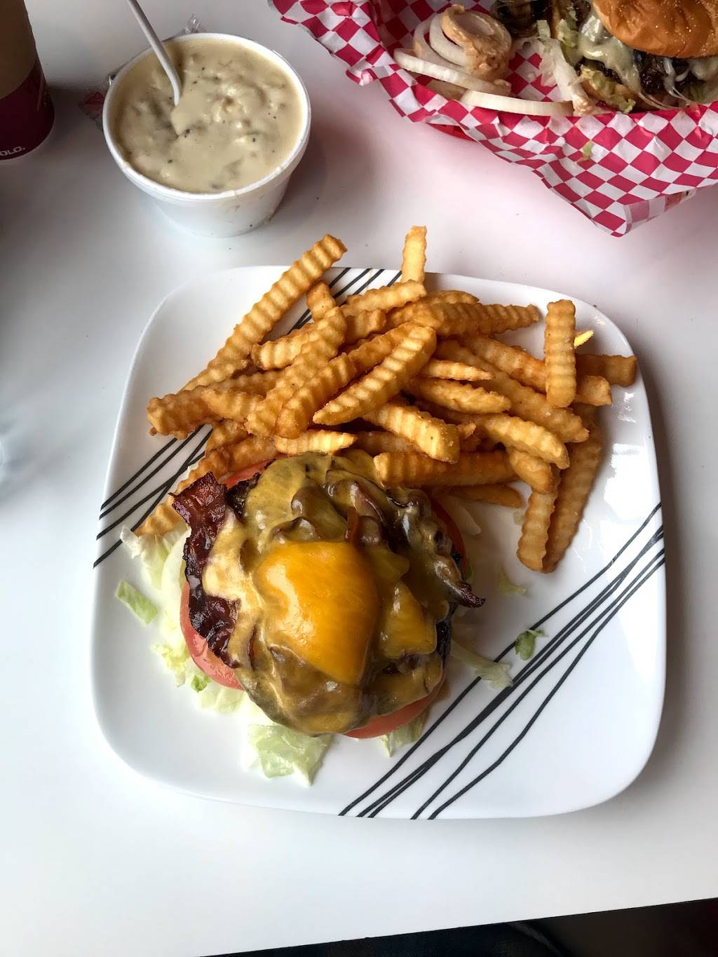 Hungry Harbor Grille | restaurant | 313 Pacific Ave S, Long Beach, WA 98631, USA | 3606425555 OR +1 360-642-5555