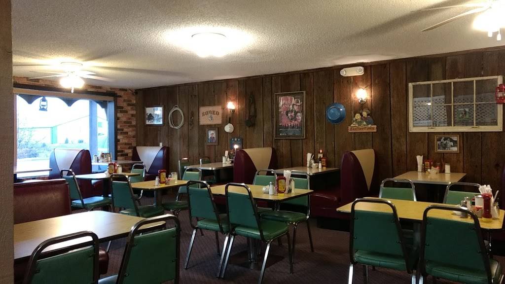 Chuckwagon | restaurant | 888 N Business Route 5, Camdenton, MO 65020, USA | 5733465050 OR +1 573-346-5050