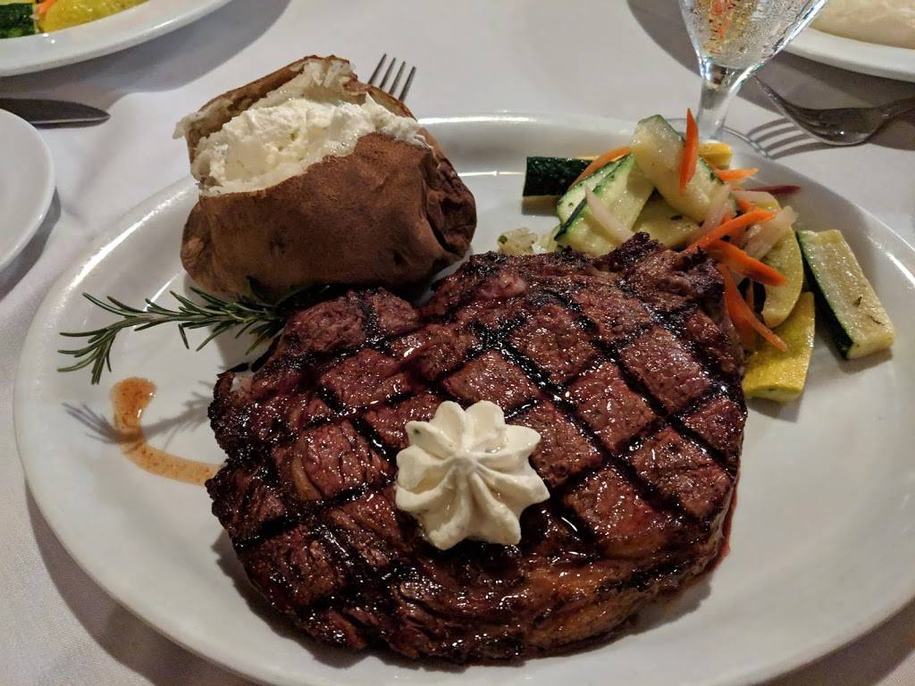 Harris | restaurant | 2100 Van Ness Ave, San Francisco, CA 94109, USA | 4156731888 OR +1 415-673-1888