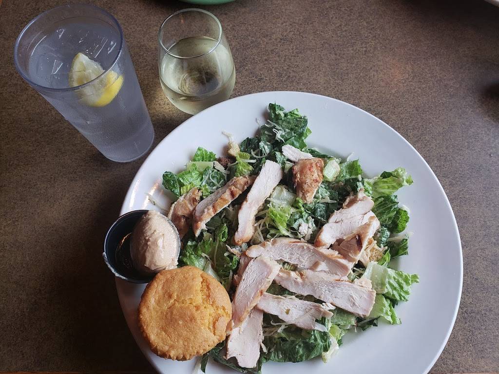 Mackinaws Grill & Spirits | restaurant | 2925 Voyager Dr, Green Bay, WI 54311, USA | 9204068000 OR +1 920-406-8000