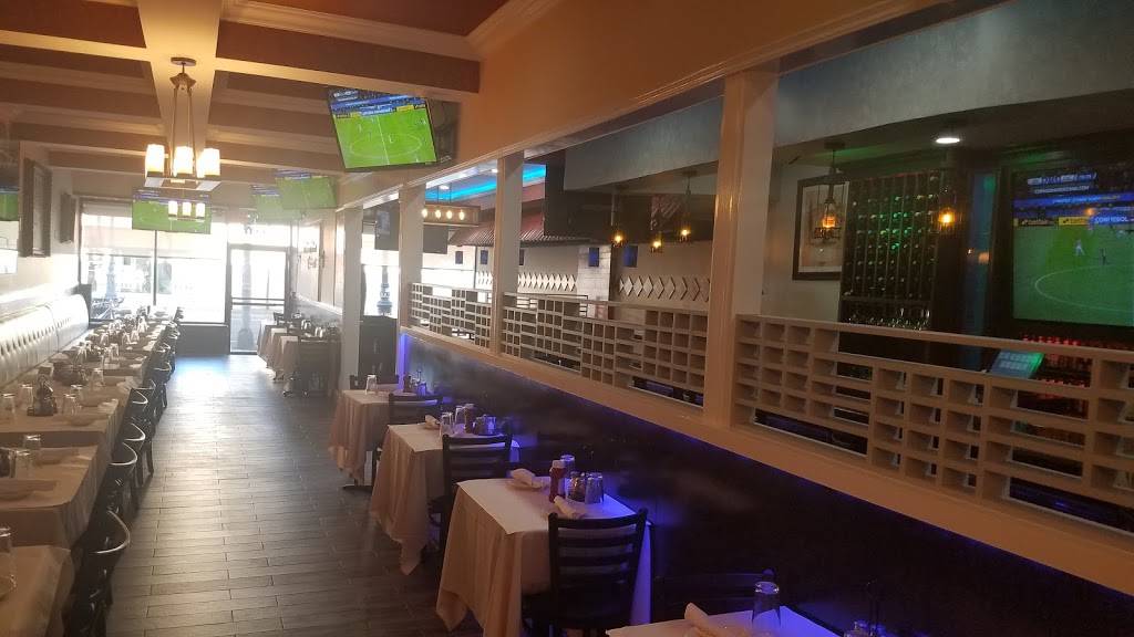 El Nuevo Poloros Restaurant | restaurant | 109 N Franklin St, Hempstead, NY 11550, USA | 5163852886 OR +1 516-385-2886