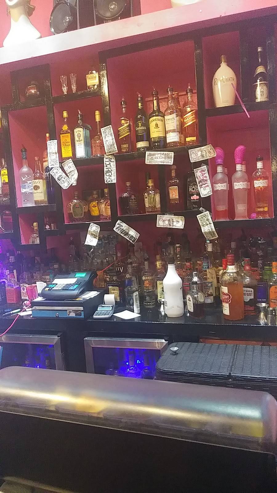 Pink Pickle | restaurant | 304 W St John St, Girard, KS 66743, USA | 6207244600 OR +1 620-724-4600