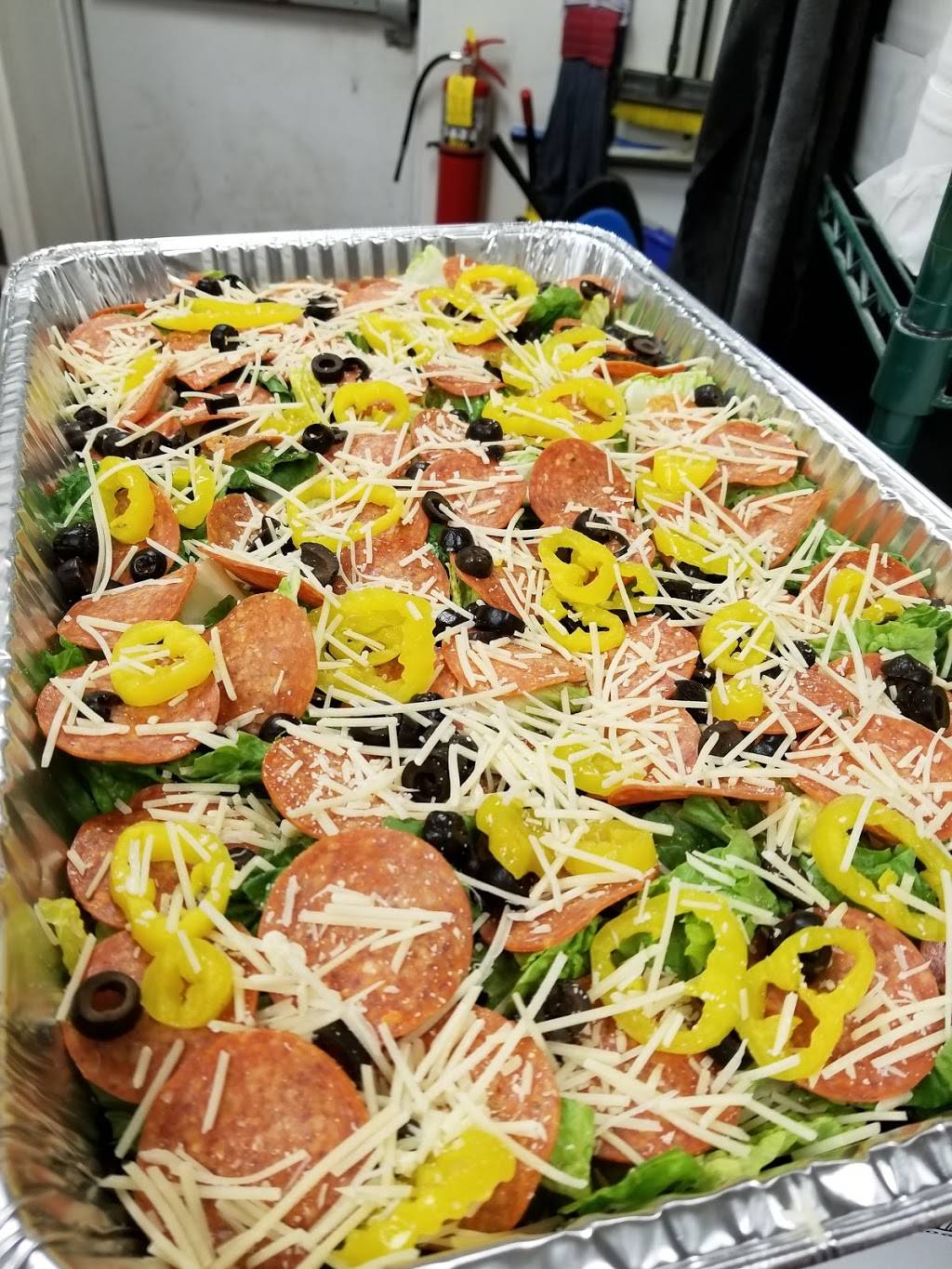 Reds Savoy Pizza | restaurant | 1575 Queens Dr, Woodbury, MN 55125, USA | 6513408502 OR +1 651-340-8502