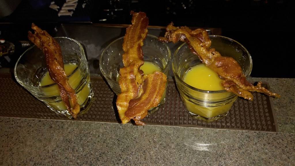 The Plus | restaurant | 208 S Barstow St, Eau Claire, WI 54701, USA | 7158328844 OR +1 715-832-8844