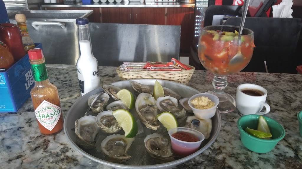 Ostioneria La Reyna | restaurant | 6031 Hwy 6 N Suite 17, Houston, TX 77084, USA | 2818619227 OR +1 281-861-9227