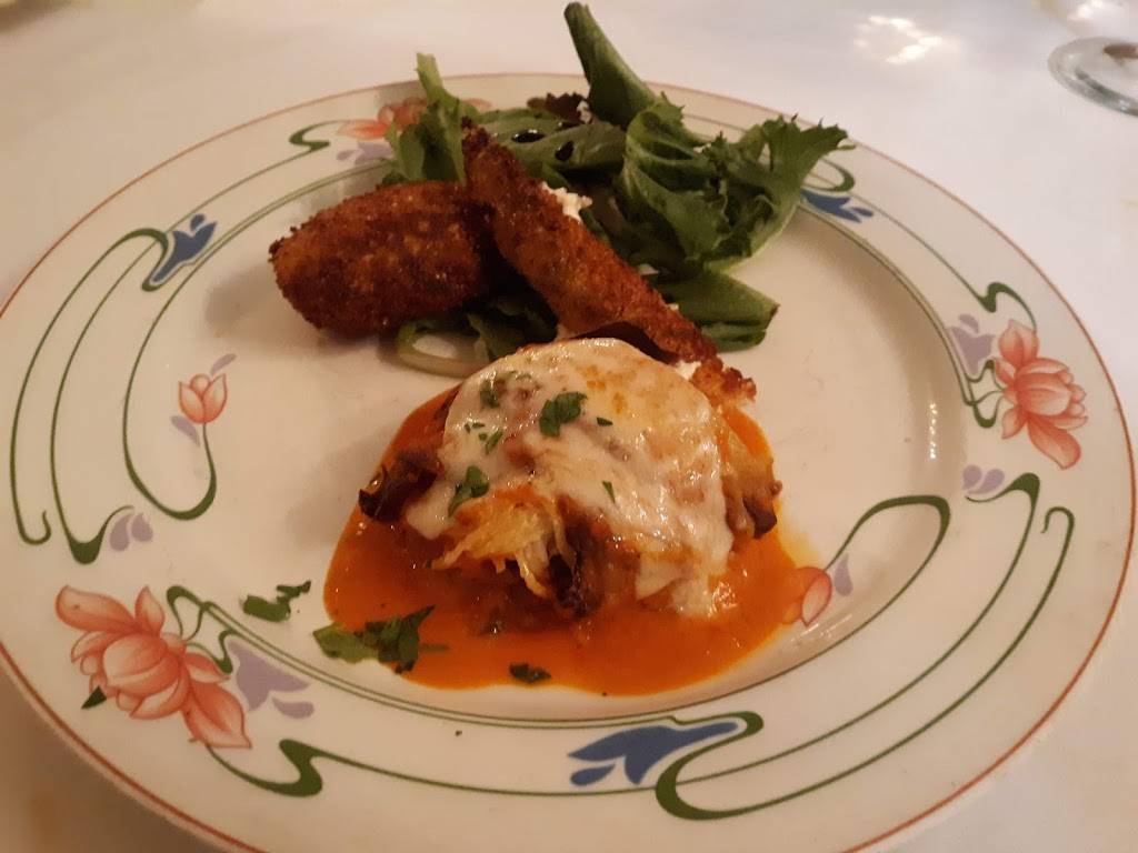 Bennys | restaurant | 199 Post Ave, Westbury, NY 11590, USA | 5169978111 OR +1 516-997-8111