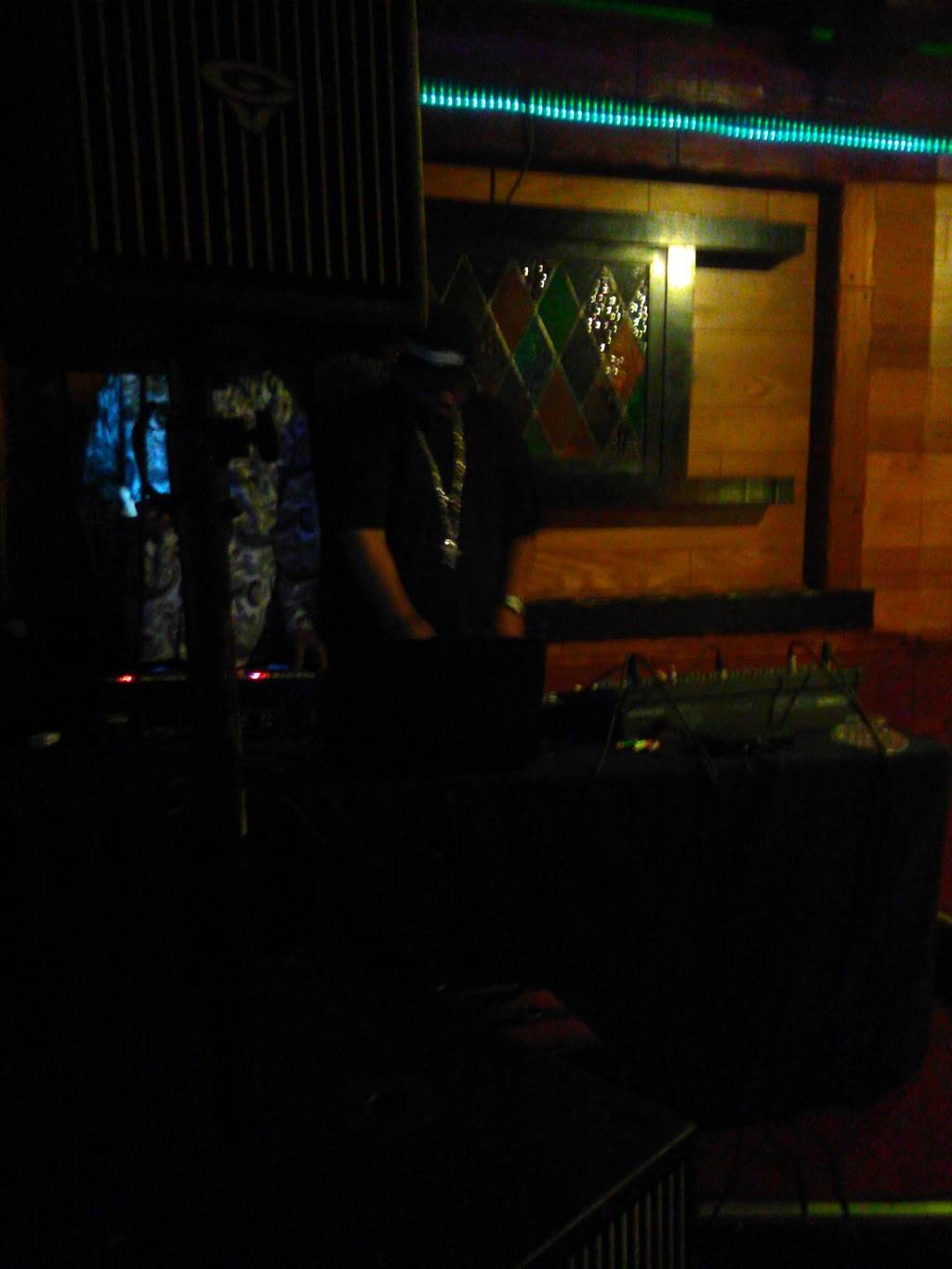 Green Turtle Bar & Restaurant | restaurant | 11464 Whittier Blvd, Whittier, CA 90601, USA | 5626992882 OR +1 562-699-2882