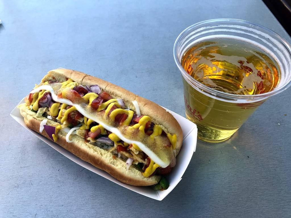 Cheffinis Hot Dogs | restaurant | 707 Fremont St #1050, Las Vegas, NV 89101, USA | 7025277599 OR +1 702-527-7599