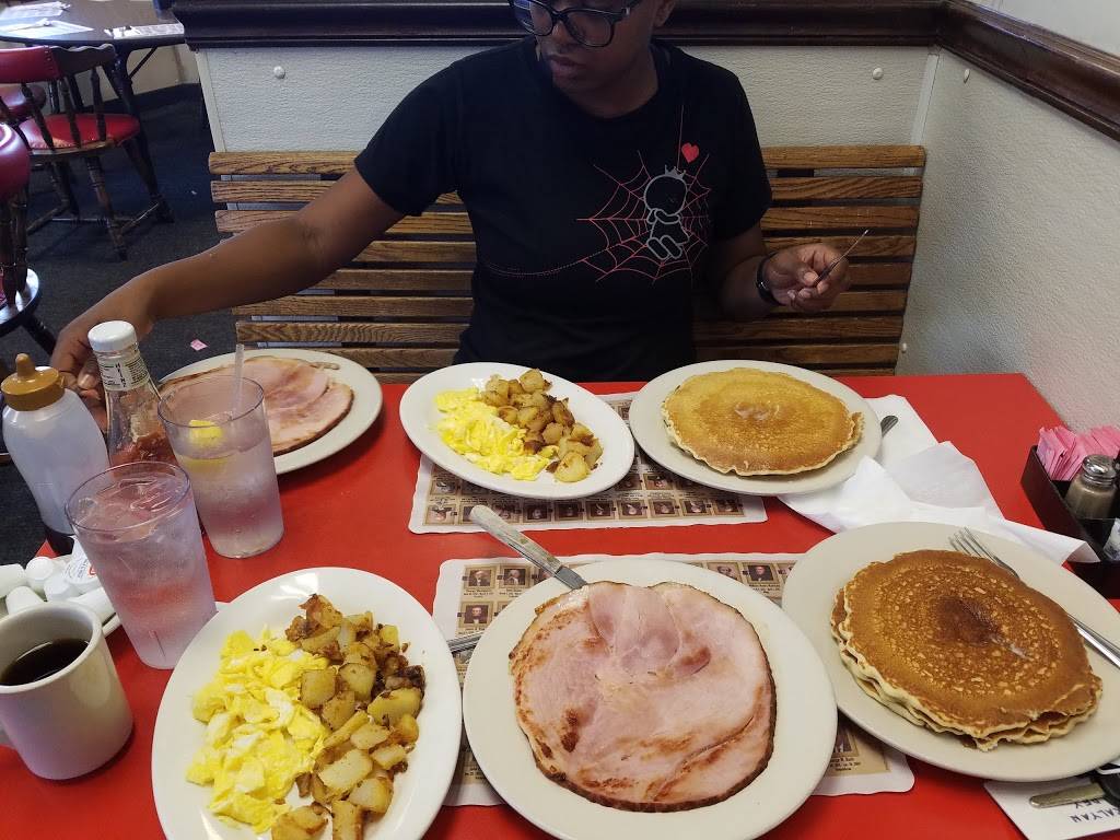 Roberts Restaurant | restaurant | 251 Broadway # 5, Malden, MA 02148, USA | 7813970628 OR +1 781-397-0628