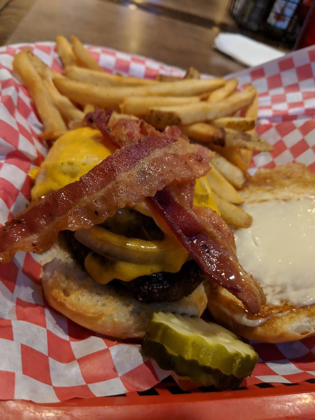 Chandlers Burger Bistro | restaurant | 10533 Harrison Ave, Harrison, OH 45030, USA | 5132020439 OR +1 513-202-0439