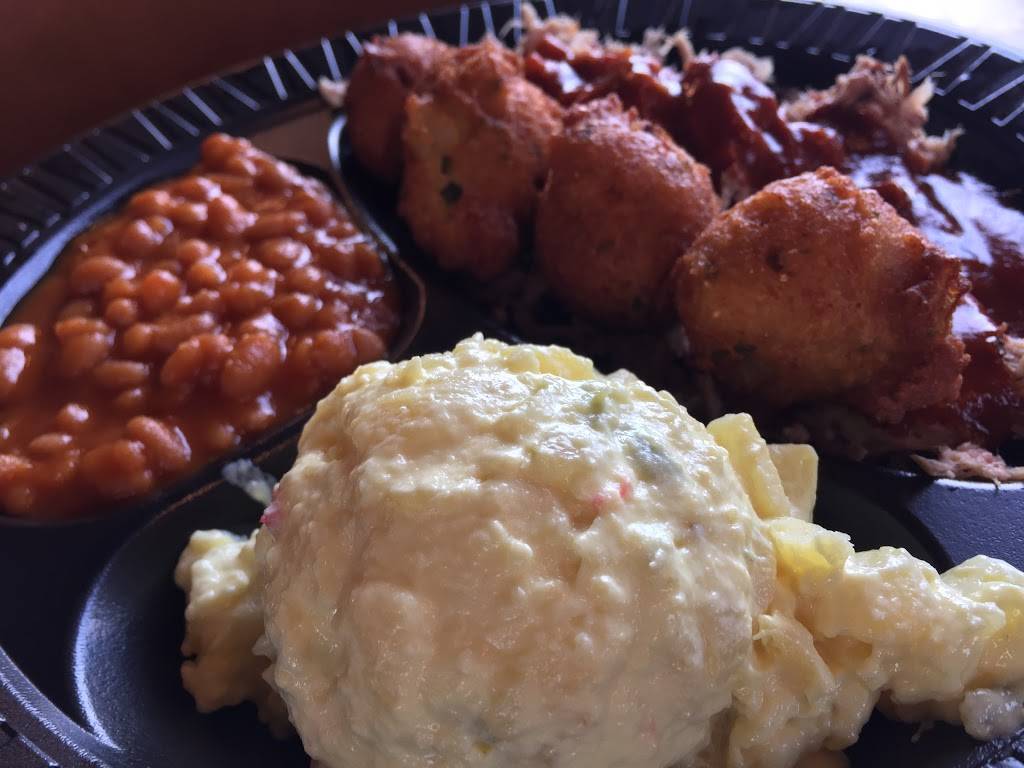 Buddys Bar-B-Q | restaurant | 8402 Kingston Pike, Knoxville, TN 37919, USA | 8656910088 OR +1 865-691-0088