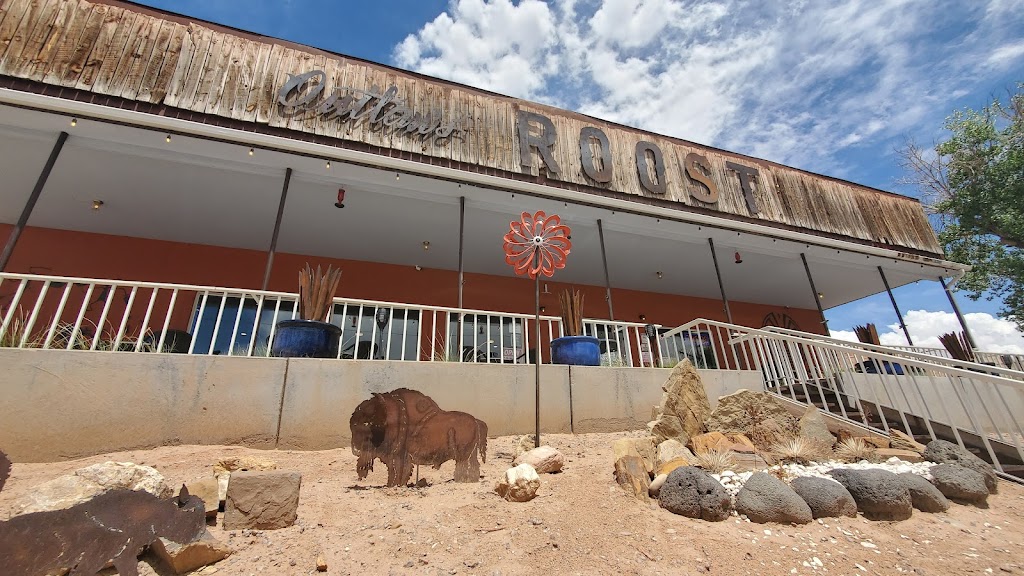 Outlaws Roost | restaurant | 20 N, UT-95, Hanksville, UT 84734, USA | 4355421763 OR +1 435-542-1763