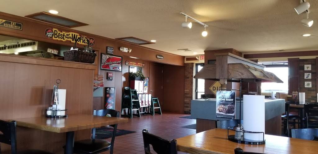 Pizza Hut | meal takeaway | 2747 Henry St, Muskegon, MI 49441, USA | 2317334444 OR +1 231-733-4444